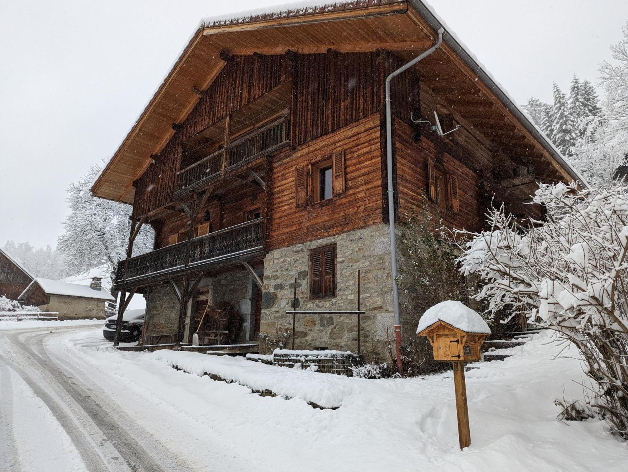 Bas De Chalet Au Coeur Des Aravis, Entre Lac Et Montagne Saint-Jean-de-Sixt Exterior photo